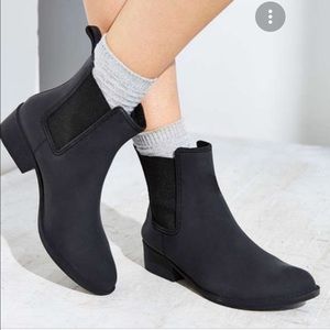 Jeffrey Campbell Chelsea black ankle rain boots